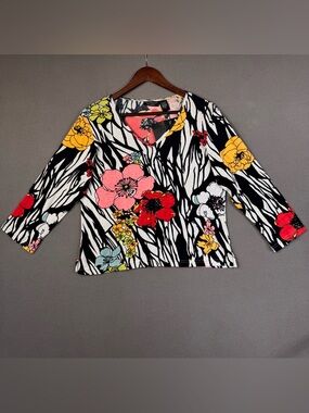 Vintage Le Mieux Studio V-Neck 3/4 Sleeve Tee MultiColor Floral Fairy, M